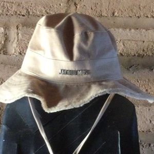 Jacquemus beige bucket hat